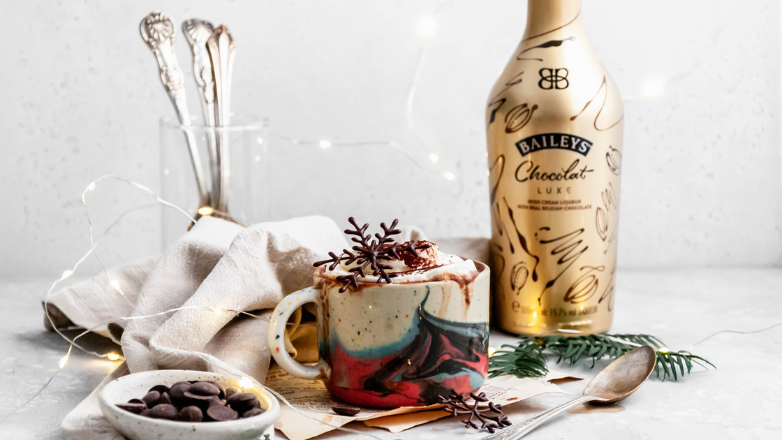 Varm choklad med smaker från mellanöstern och Baileys Chocolate Luxe