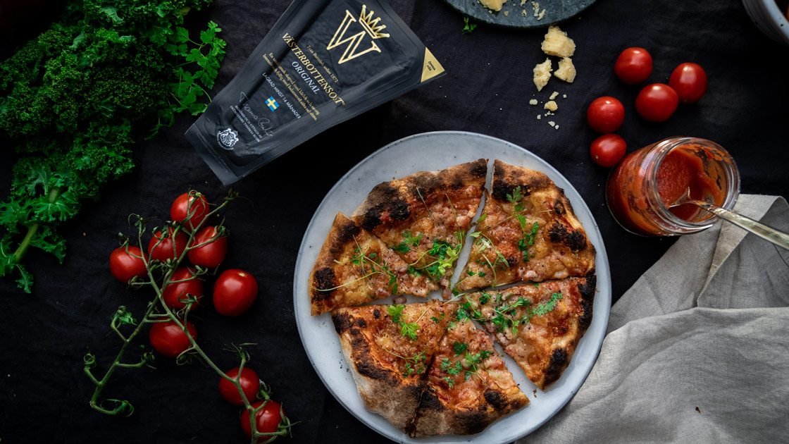 Sofias favoritpizza med pancetta, färsk körvel och Västerbottensost