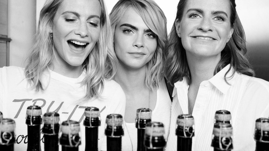 Sverigepremiär för systrarna Delevingnes prisbelönta prosecco Sverigepremiär för systrarna Delevingnes prisbelönta prosecco