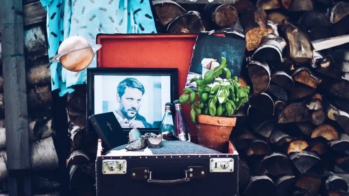 iic6xknq1bzkh20jiasr Teaserbild inför Norrbottens Destilleris första unika släpp. I bilden syns ledtrådar till vart den första utflykten bär av. Foto: Norrbottens Destilleri