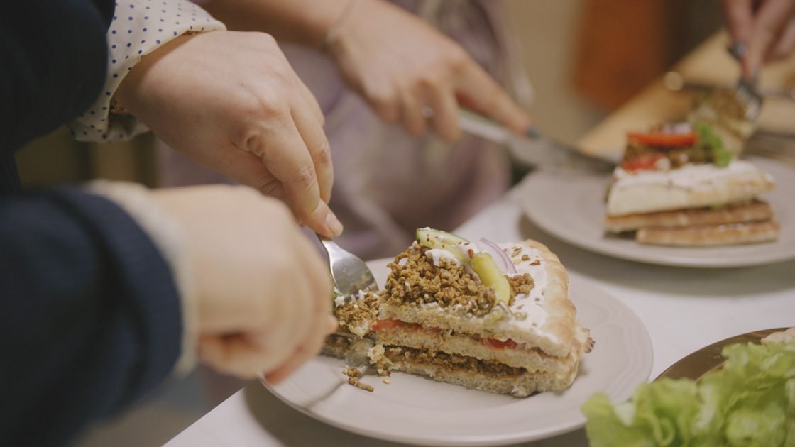 Keyyo och Zeinas Kebabsmörgåstårta
