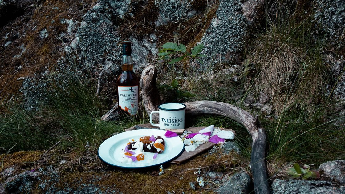 Pannbakad konfektkaka med sommarblommor