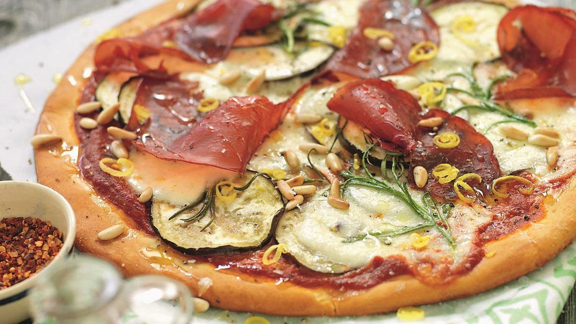 Pizza med bresaola och aubergine