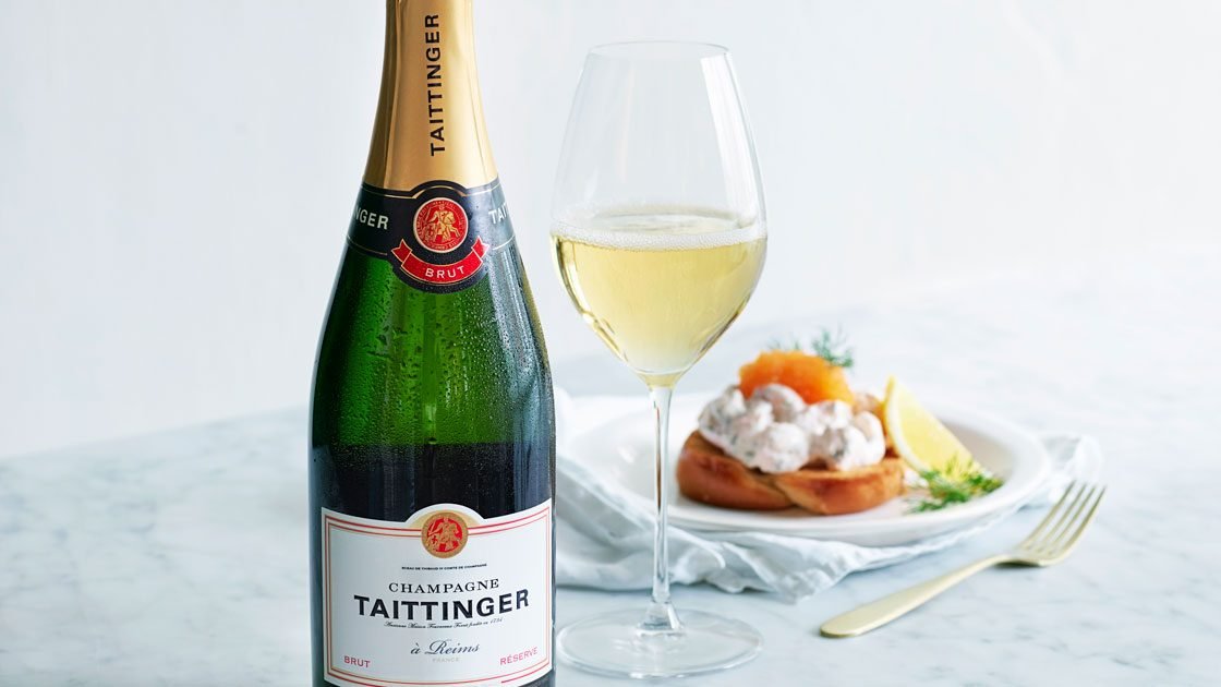 Taittingers Toast Skagen med citron och pepparrot på smörstekt brioche