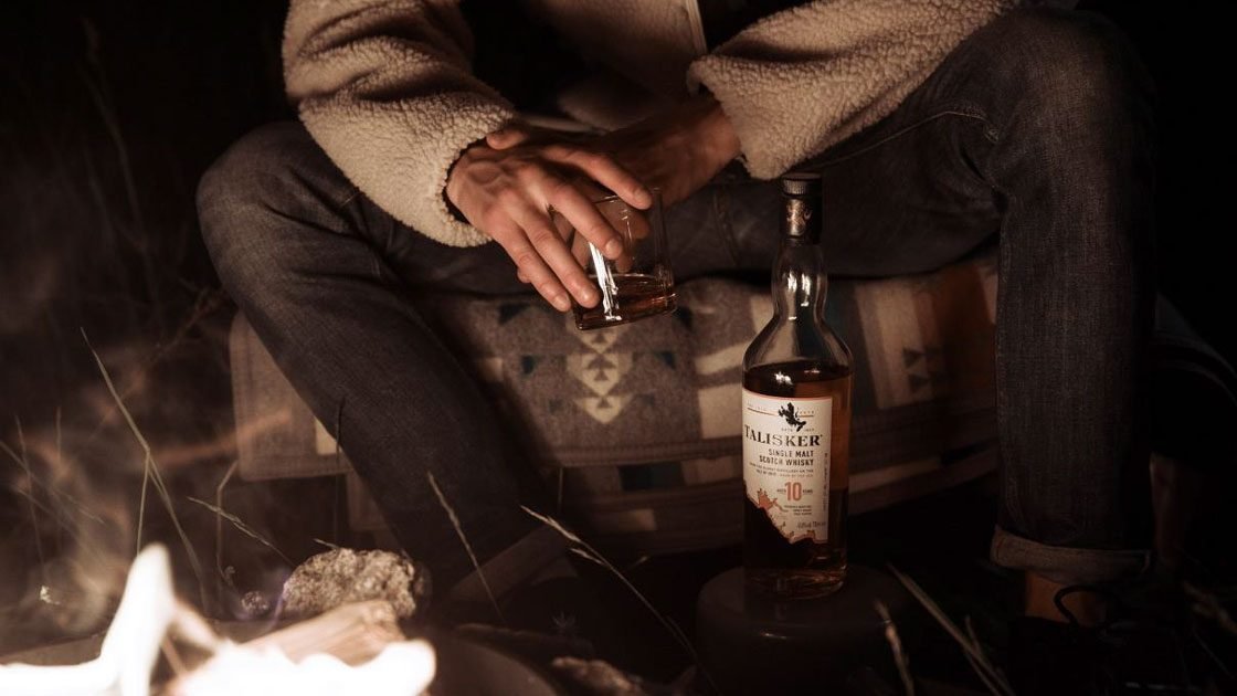 Talisker Whisky lanserar äventyrsguide till svenska vildmarken Talisker Whisky lanserar äventyrsguide till svenska vildmarken