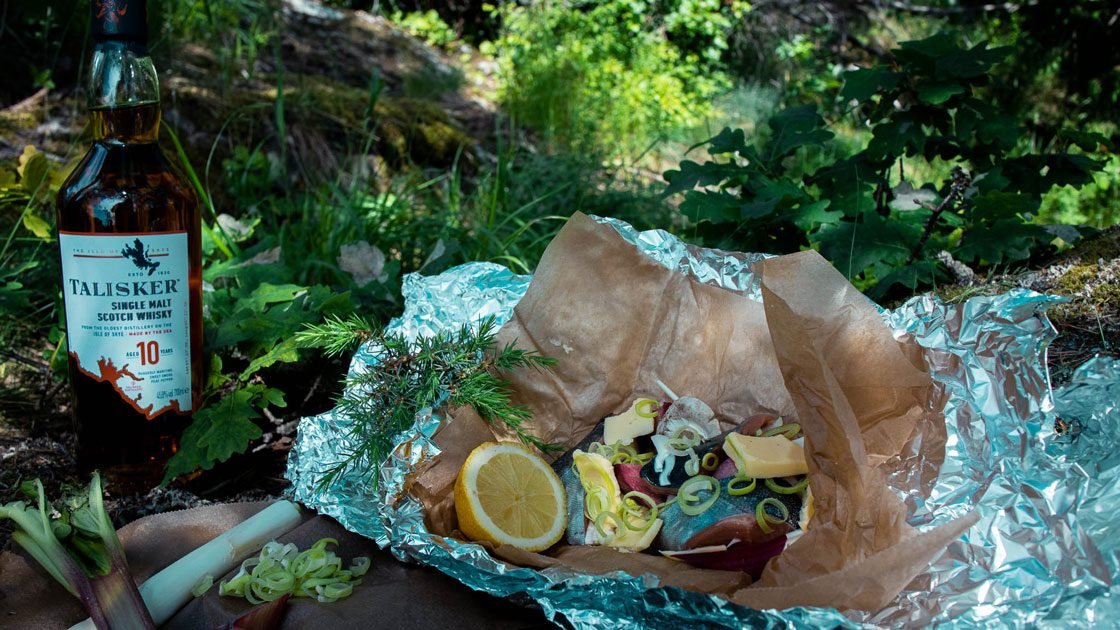 Varmrökt regnbåge i paket med spetskål och rabarber